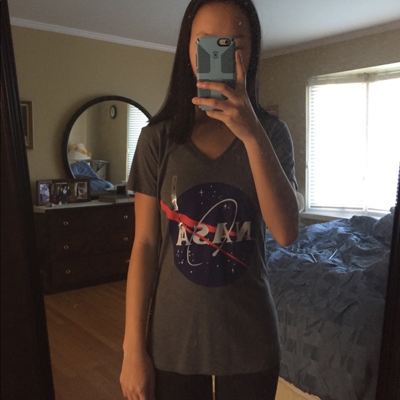 NASA V neck - Picture 2 of 2